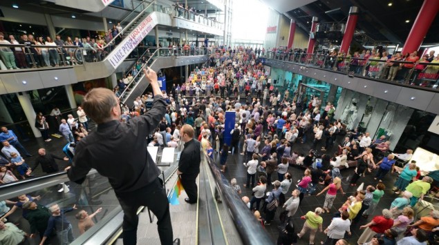 A 'conductor's eye view' of Crowd Out A 'conductor's eye view' of Crowd Out